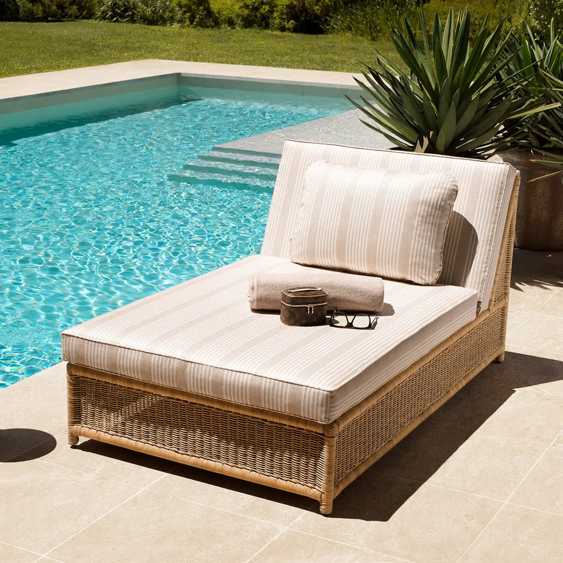 Outdoor Modular Daybed Hampton Eichholtz
