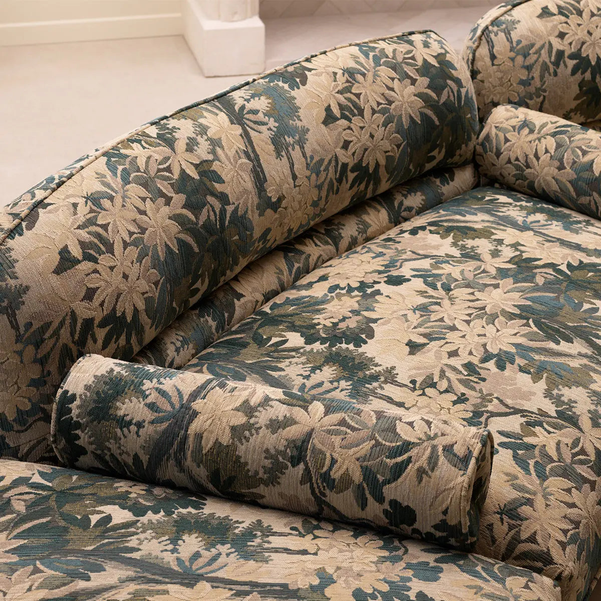 Cushion Amarante Eichholtz