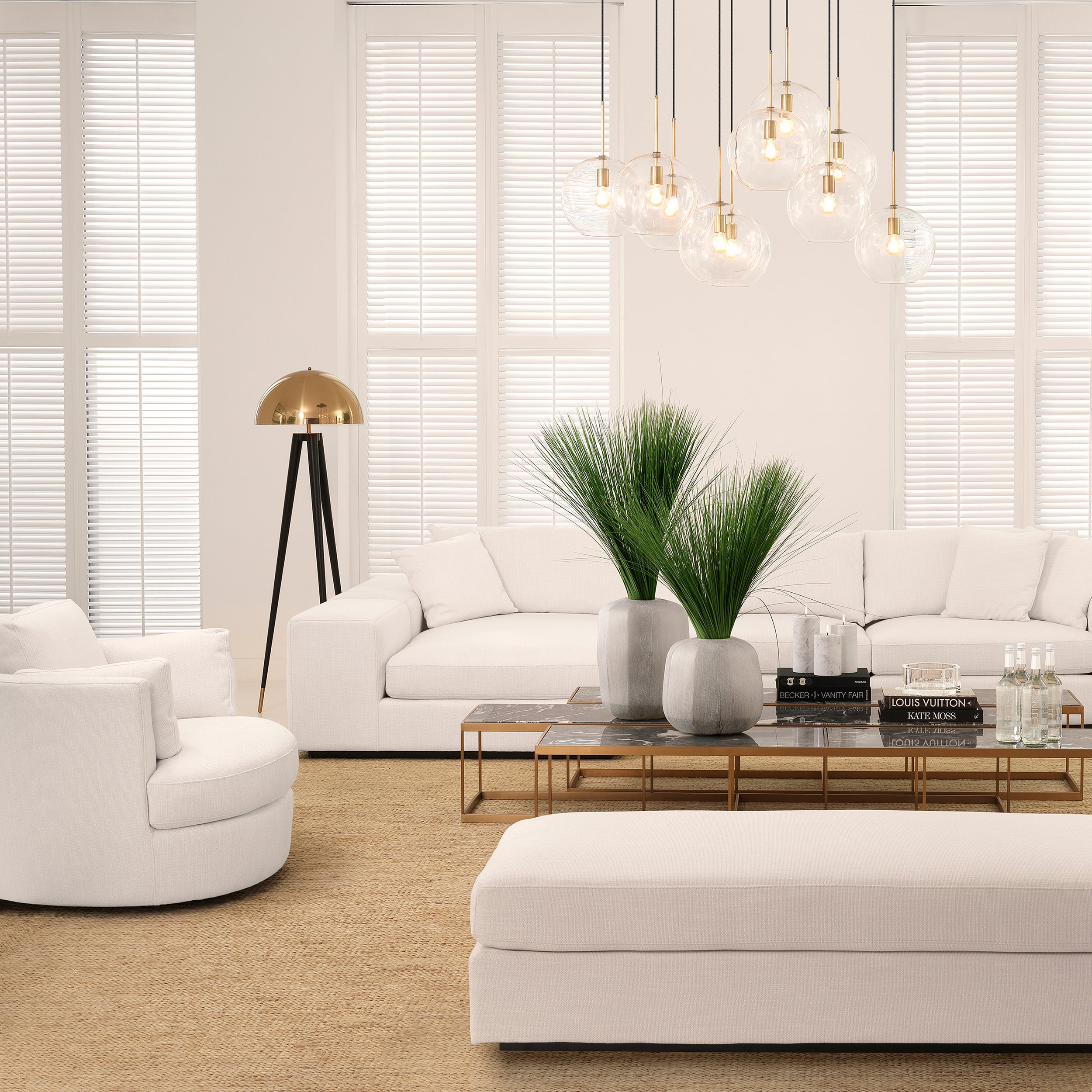 Coyote de lámpara de pie