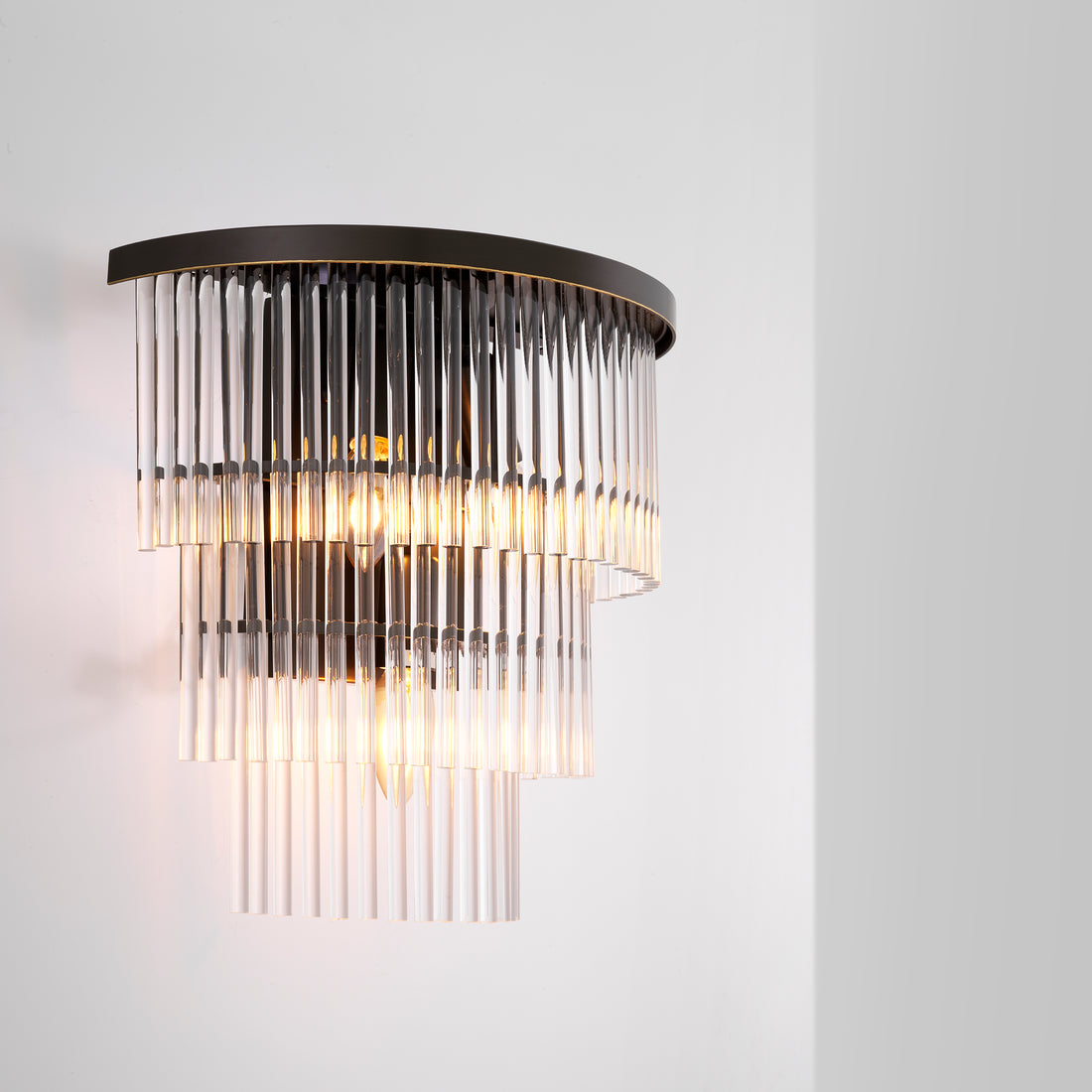 Lámpara de pared este