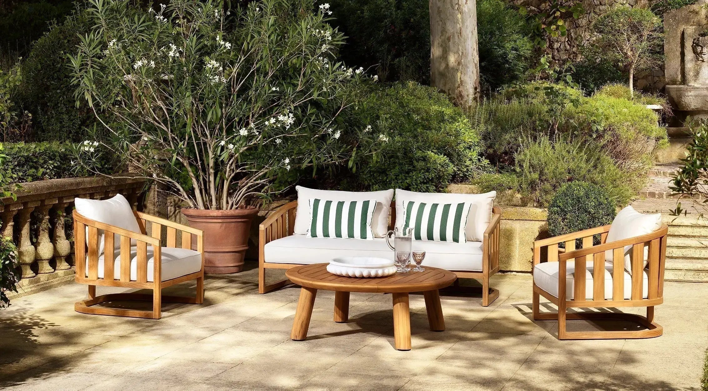 Luxury Outdoor Living Room Ideas: Terrace Styling Guide for 2026