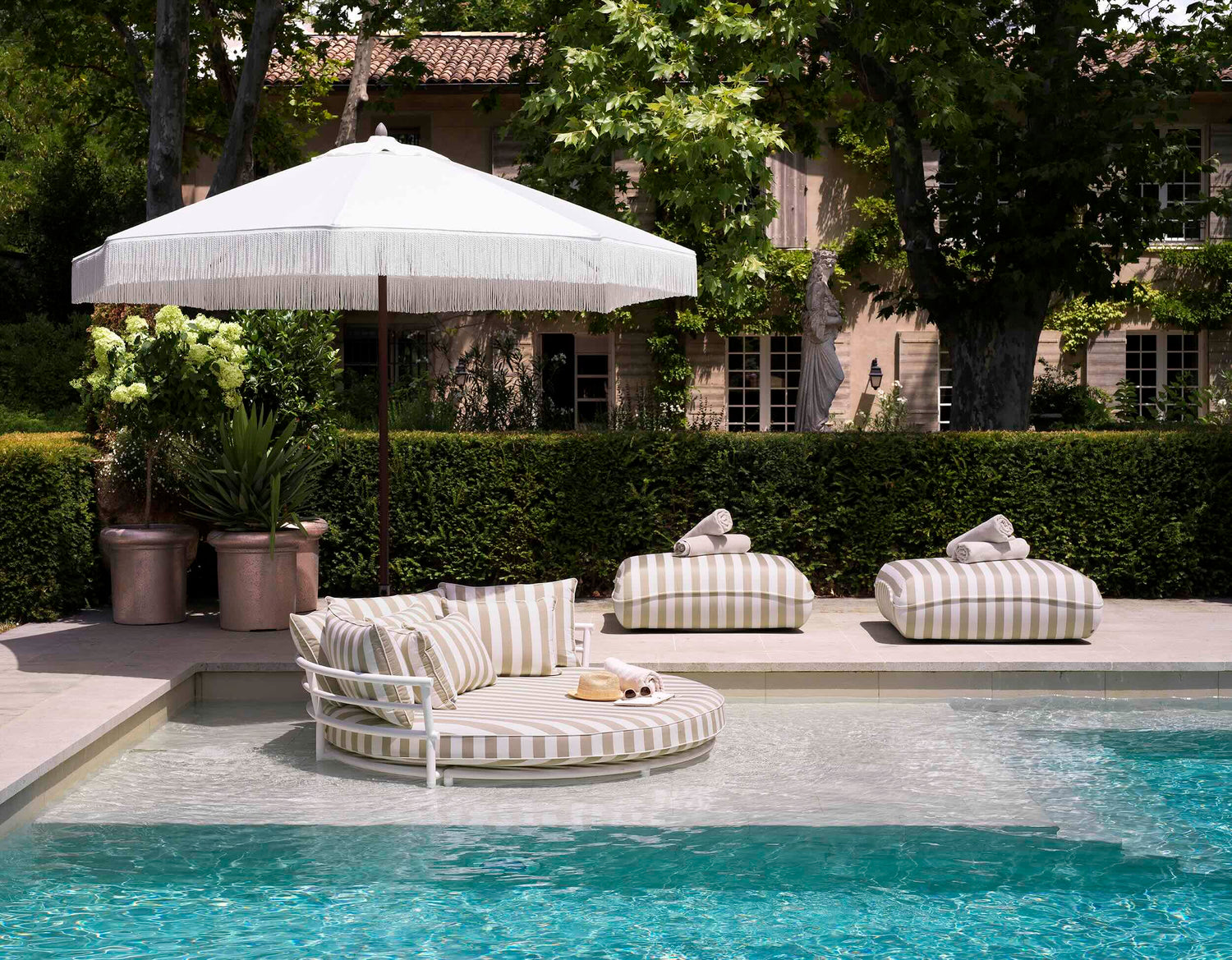 Luxury Outdoor Furniture