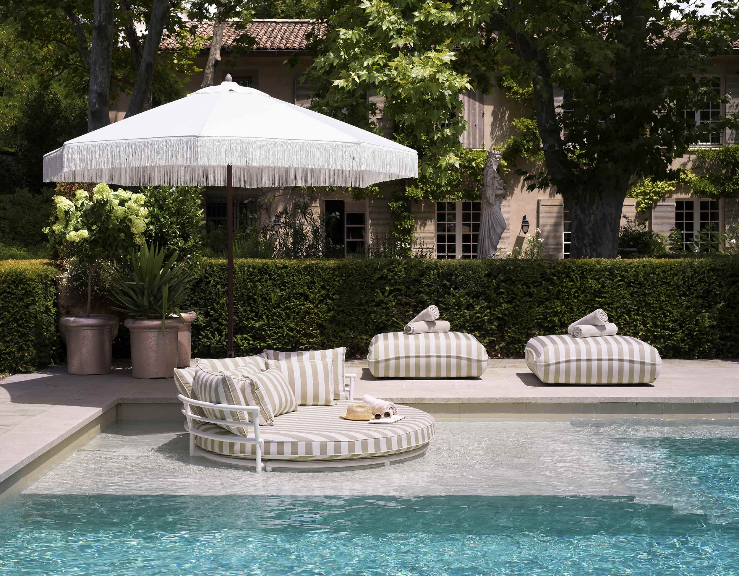 Luxury Outdoor Furniture