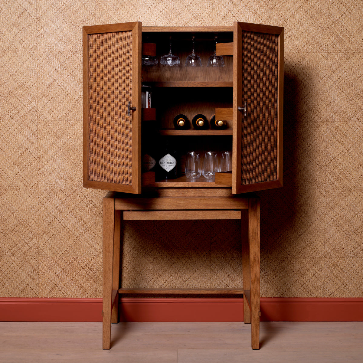 Bar Cabinet Borchard caramel oak veneer